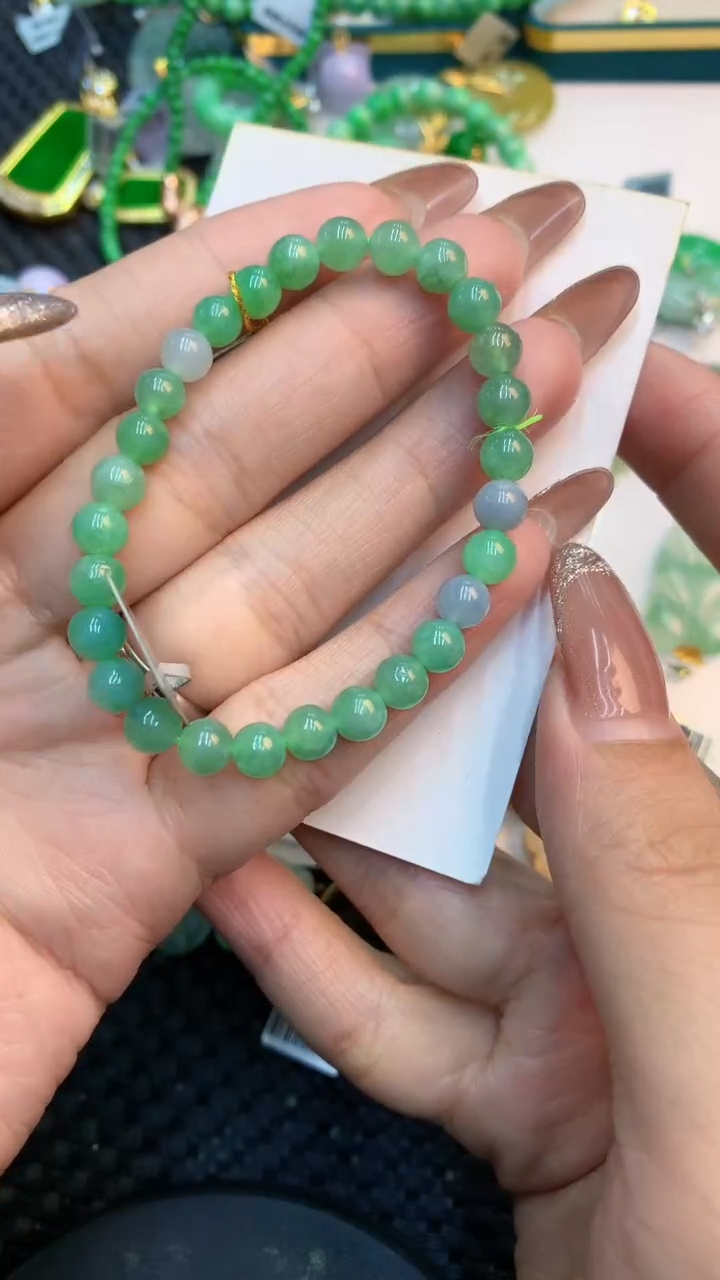 颈饰未镶嵌翡翠1