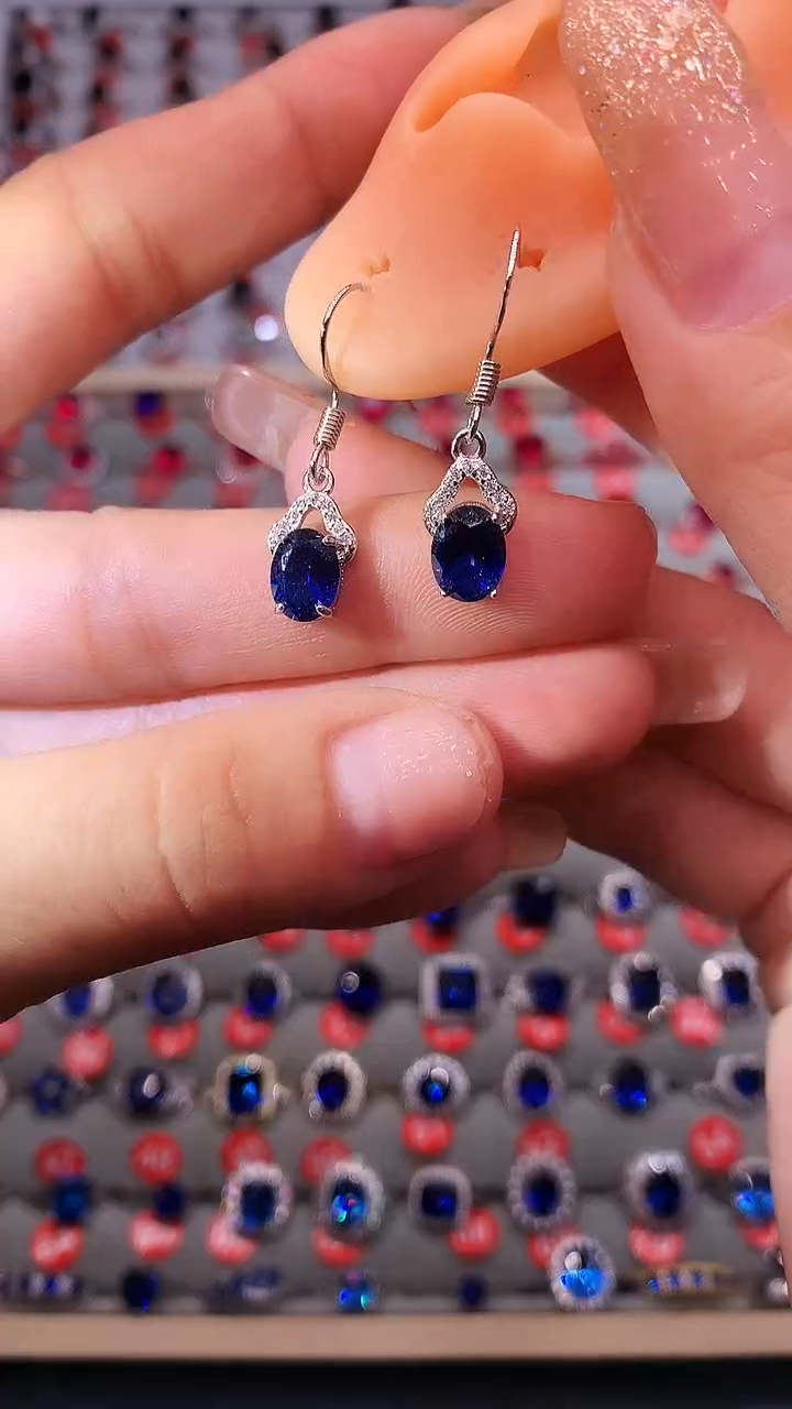 【闪购商品】蓝宝石耳饰银S925镶嵌111111