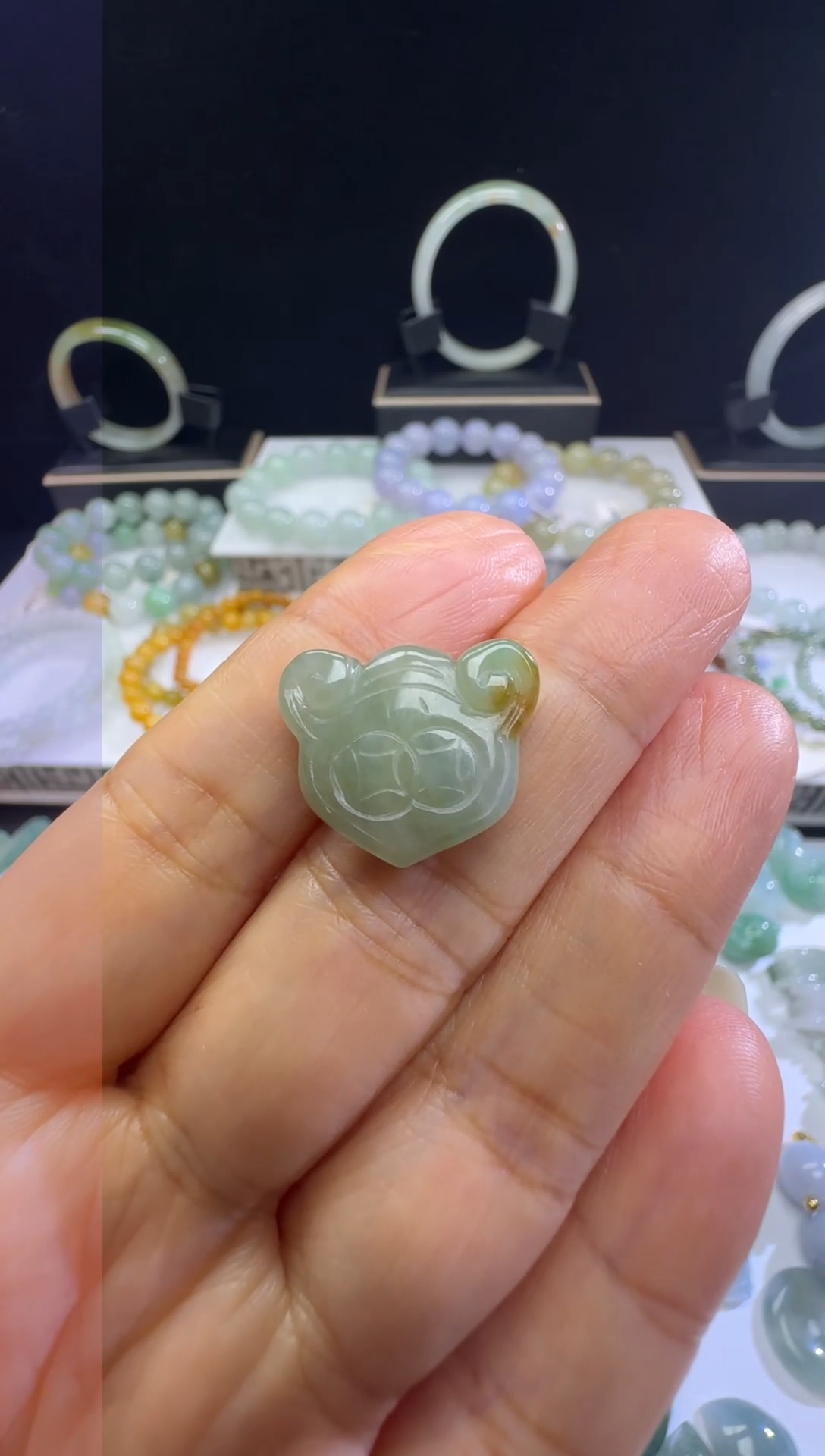 【闪购商品】翡翠吊坠(不含链)未镶嵌如意