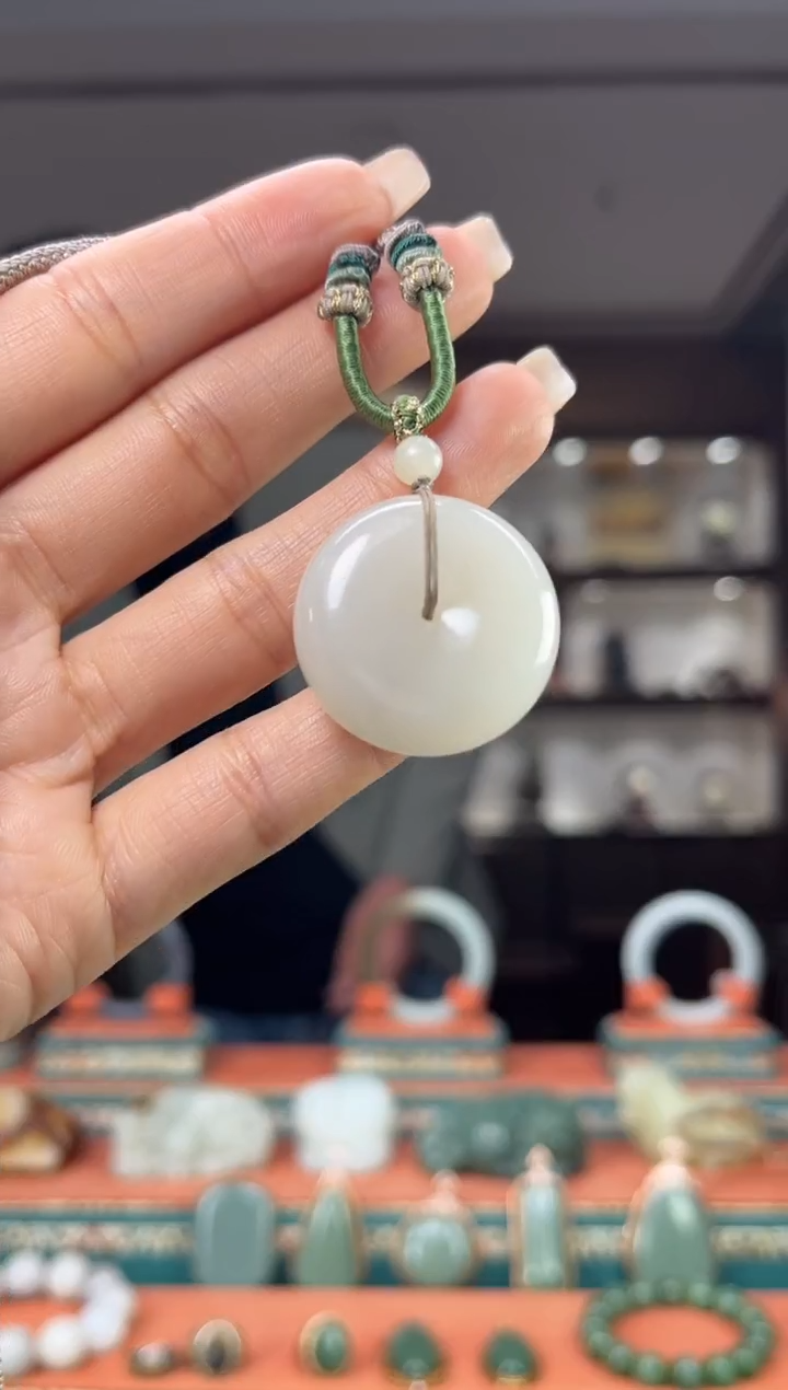 颈饰未镶嵌和田玉佩佩30mm左右