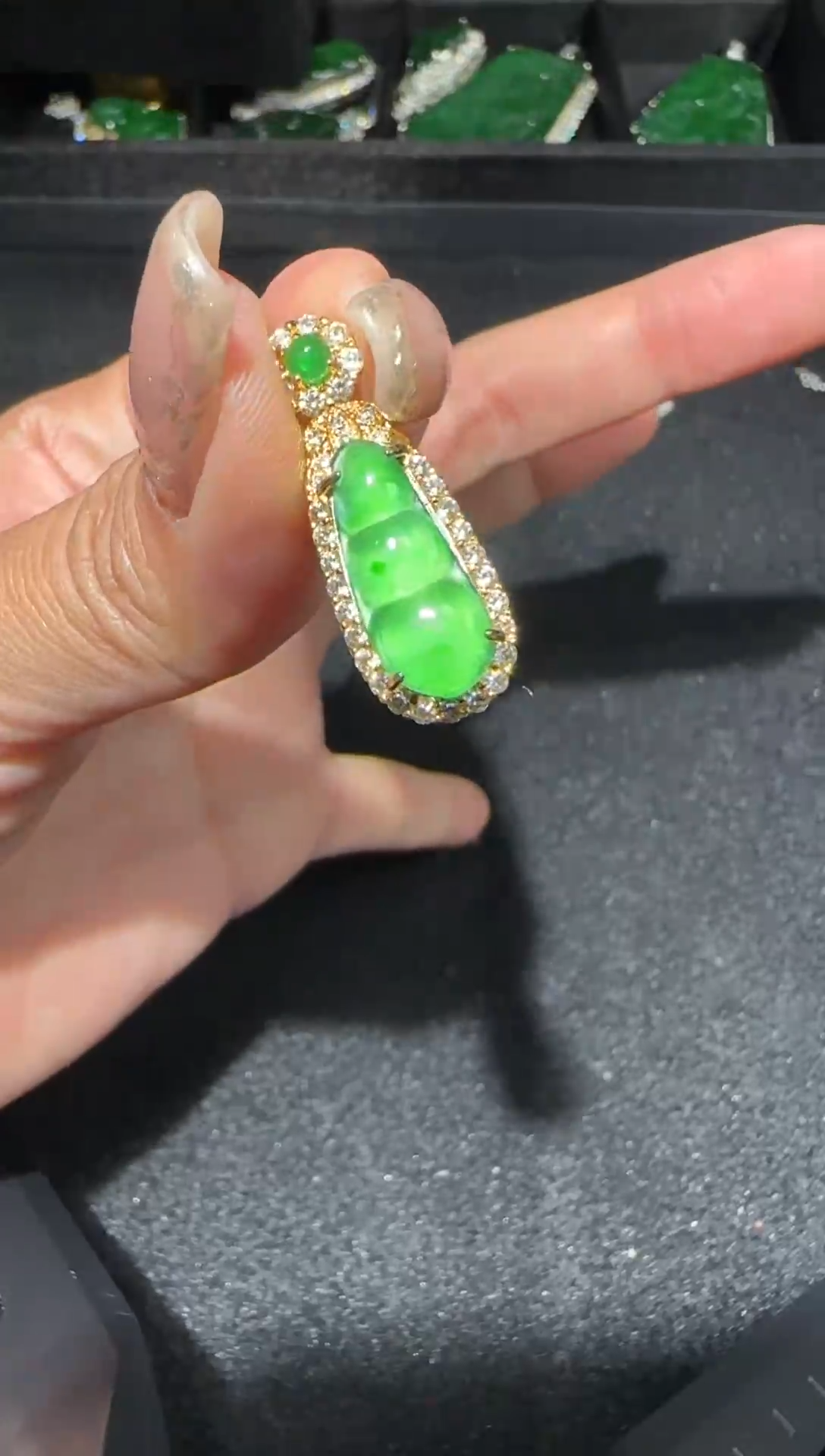 【闪购商品】翡翠吊坠(赠链)未镶嵌多样性发货拍一发一