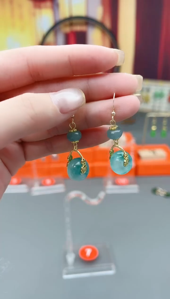 未镶嵌石英质玉（天山翠）耳饰307