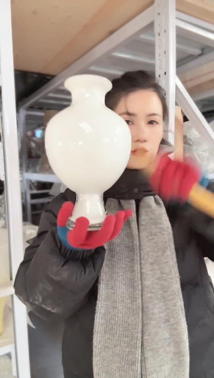 095直播玻璃花瓶