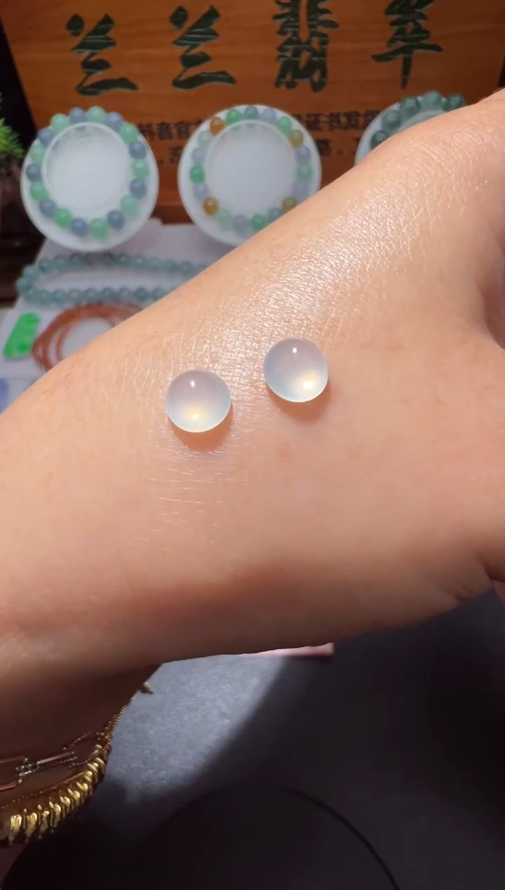 【闪购商品】定制翡翠未镶嵌6.8*5.8*3.9蛋面