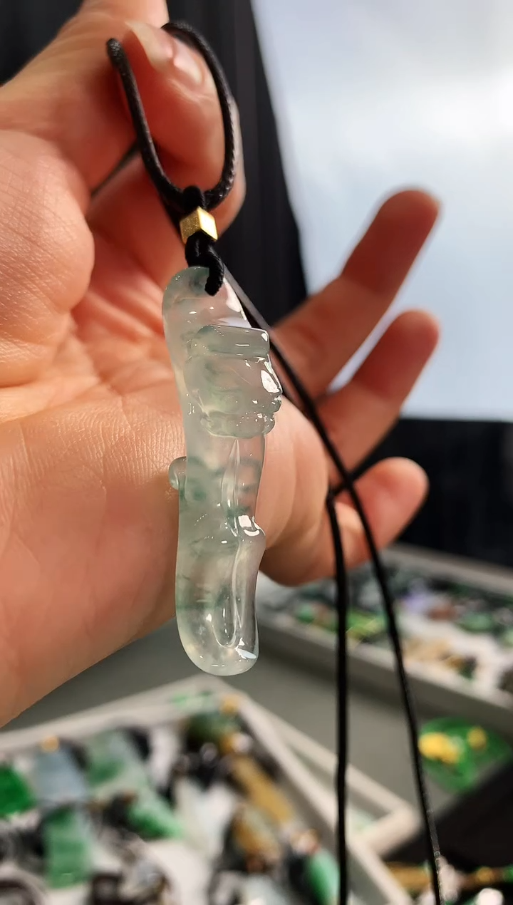 【闪购商品】翡翠颈饰未镶嵌吊坠