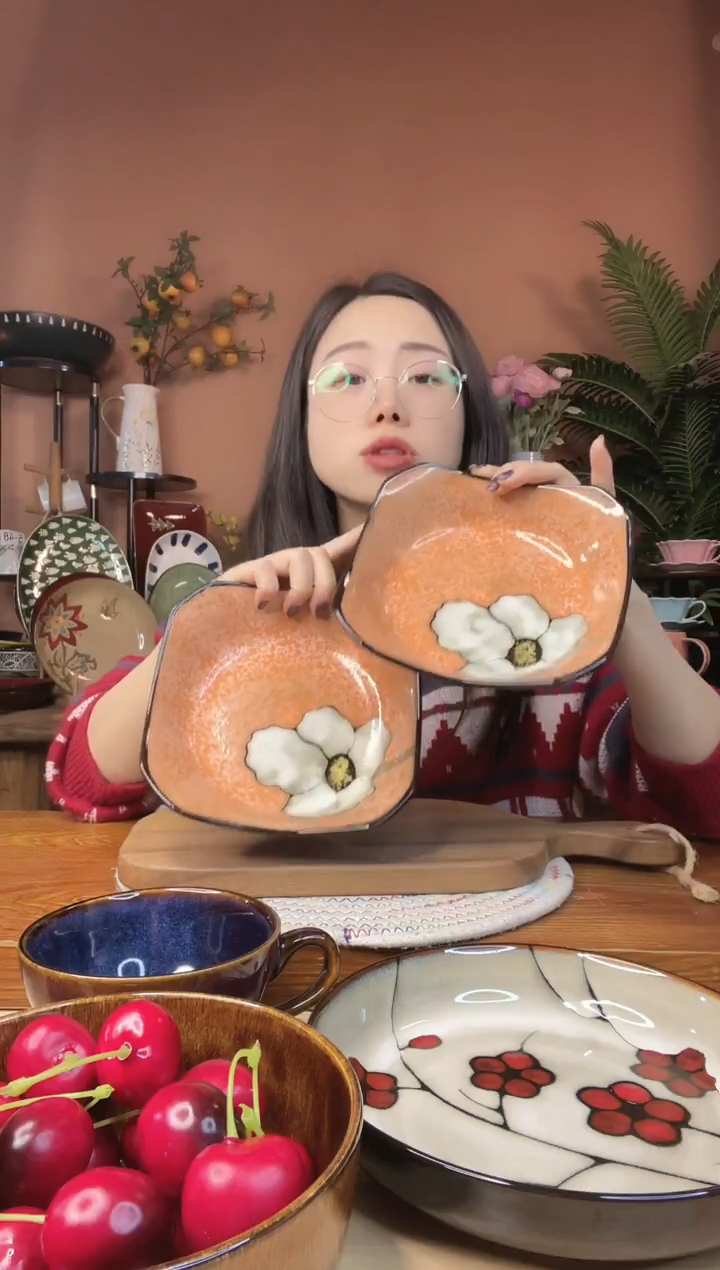 陶瓷6.8英寸八角花朵深盘 2件 微瑕疵