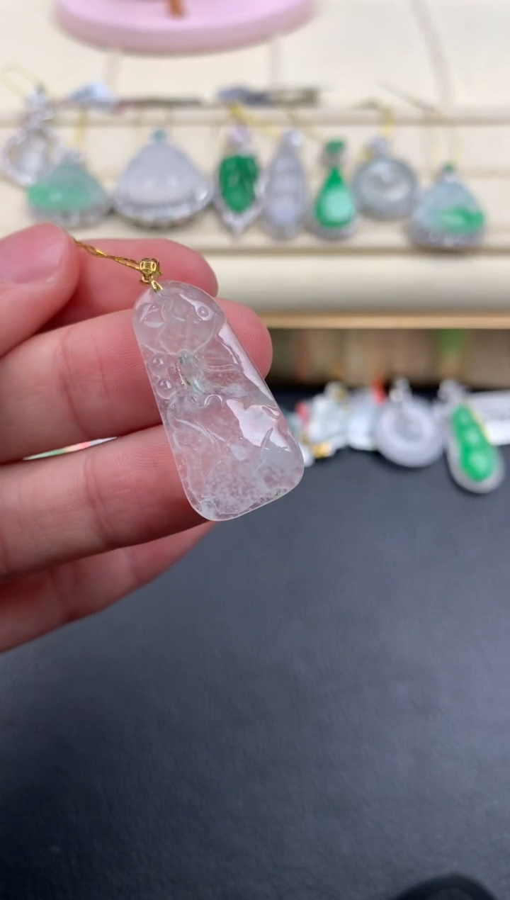 【闪购商品】翡翠颈饰18K金镶嵌D943     