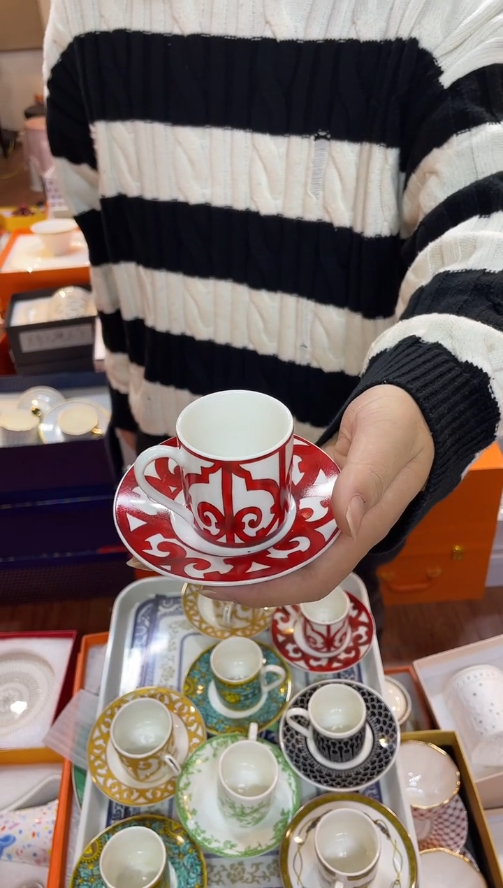 杯鸿辉家品牌瓷器，京东包邮！