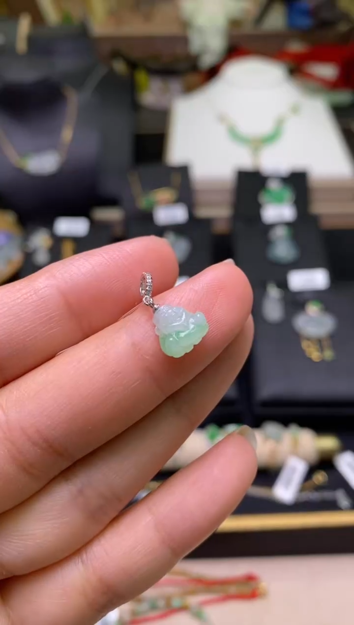 【闪购商品】翡翠颈饰18K金镶嵌净货19799