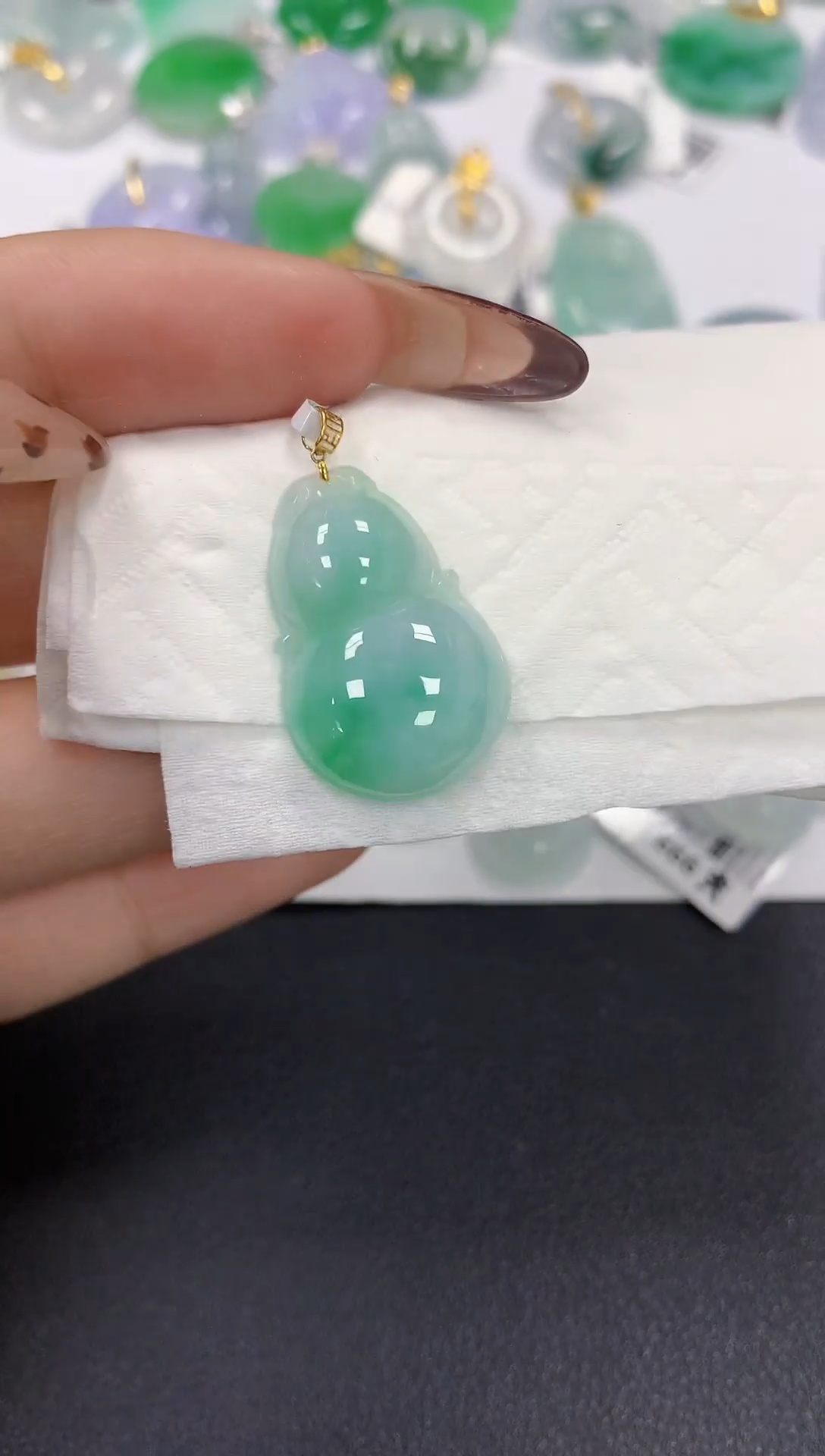 颈饰18K金镶嵌翡翠a货假一赔三支持复检百元上9元证书费自理