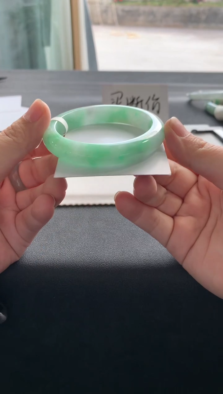 【闪购商品】翡翠手镯未镶嵌55.5正圈A7207买断