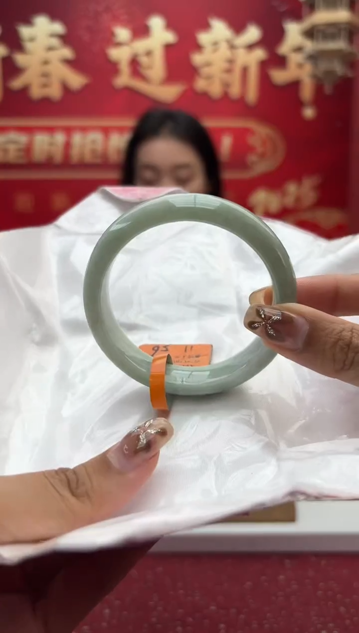 【闪购商品】翡翠手镯未镶嵌8手镯