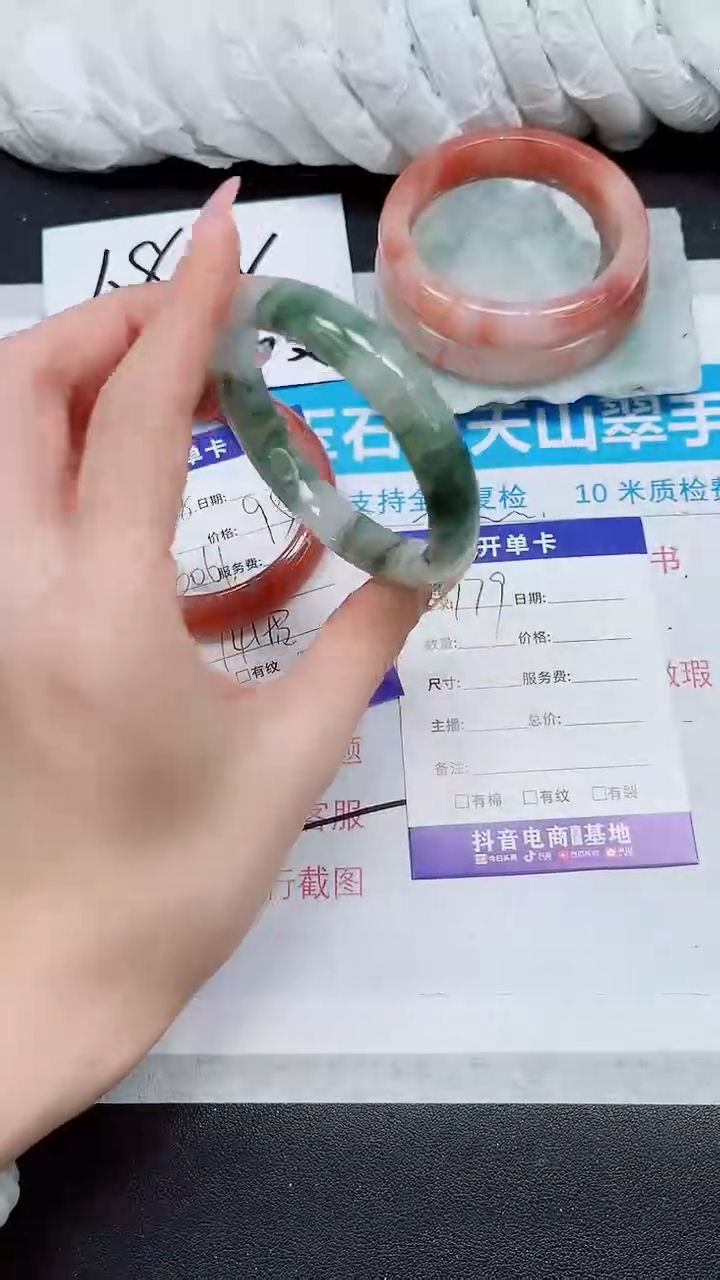 【闪购商品】石英质玉手镯未镶嵌A179-54*55