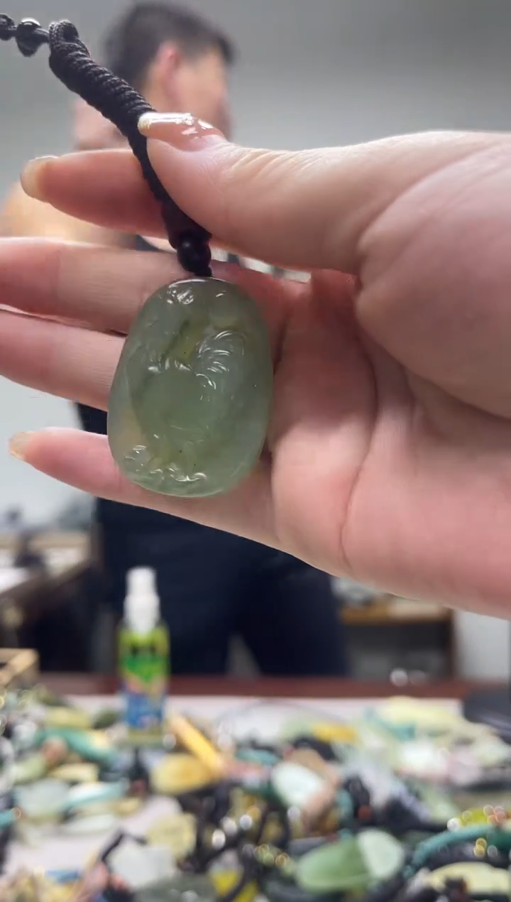 未镶嵌岫玉吊坠·