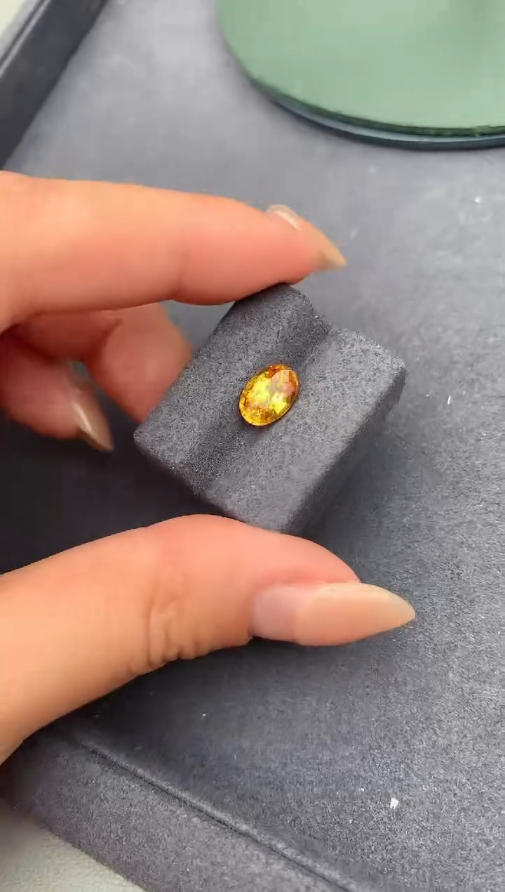 【闪购商品】彩色蓝宝石裸石未镶嵌2ct黄蓝宝
