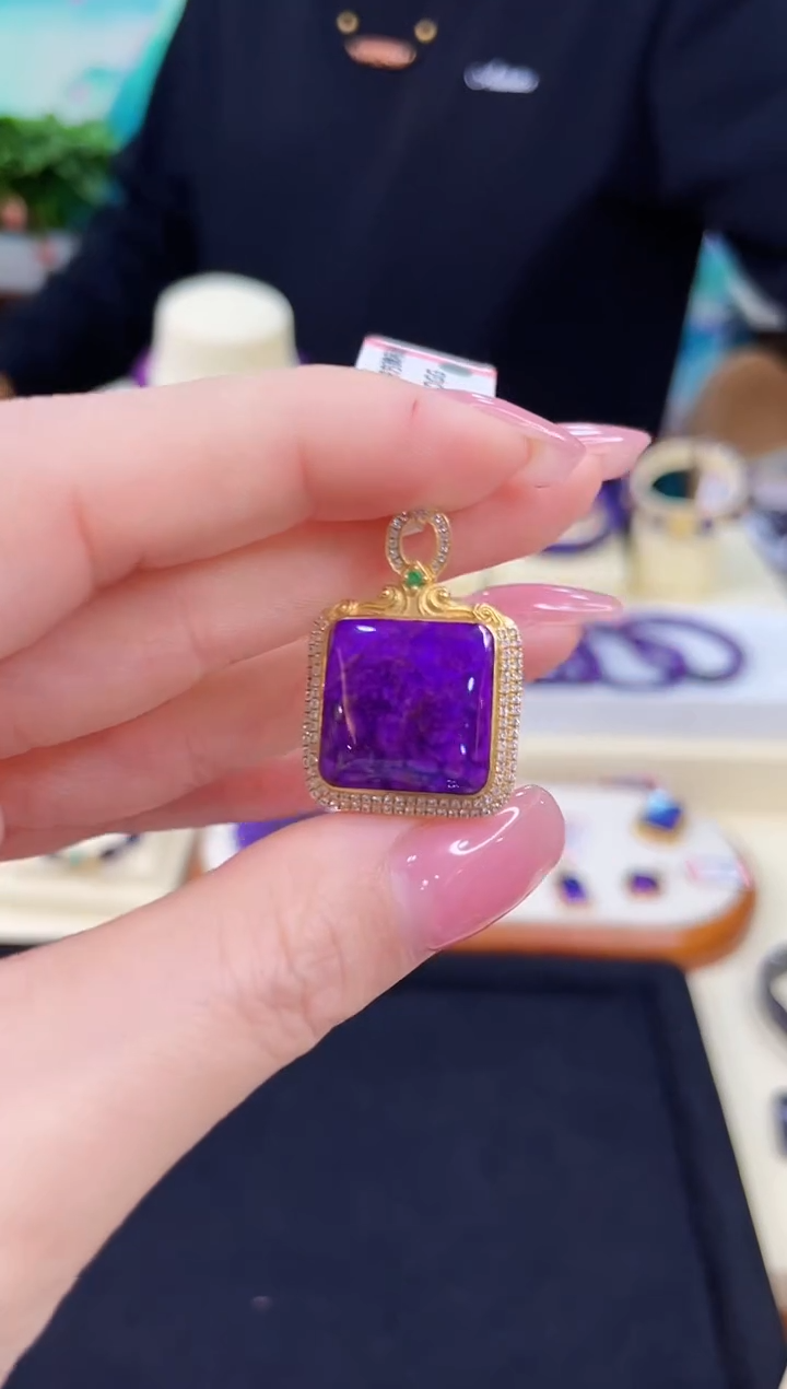 【闪购商品】苏纪石（舒俱来）颈饰18K金镶嵌@@ZY30912061