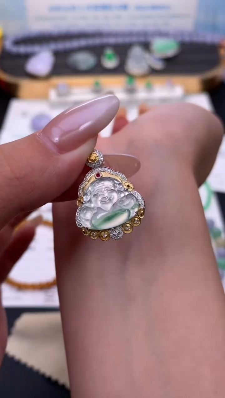 翡翠18K金镶嵌颈饰知*模式推广期48小时鉴赏期