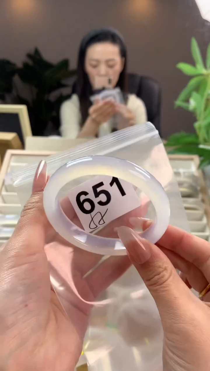 【闪购商品】玛瑙/玉髓手镯未镶嵌651