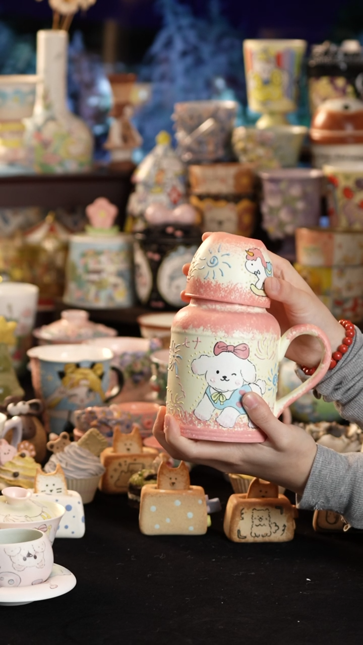 摆件陶景德镇釉下彩手绘设计师款陶瓷