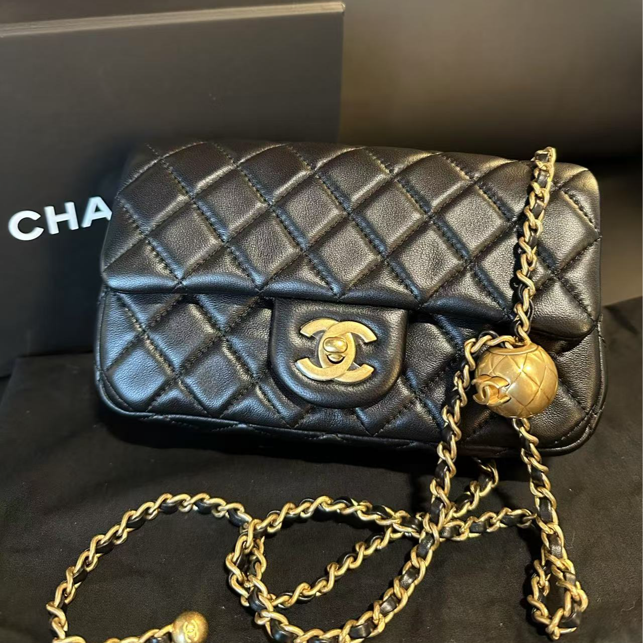 未使用 Chanel/香奈儿 Chanel/香奈儿 金球大mini 黑色羊皮 定金