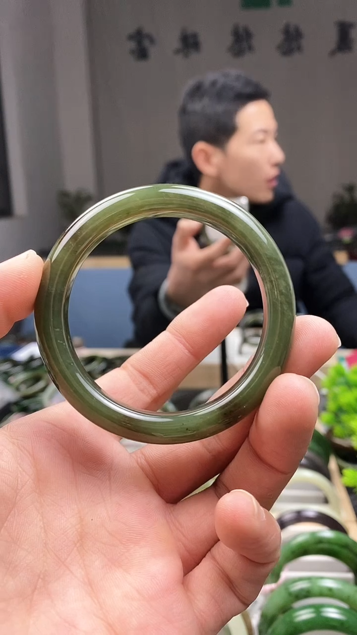 【闪购商品】和田玉手镯未镶嵌53.8