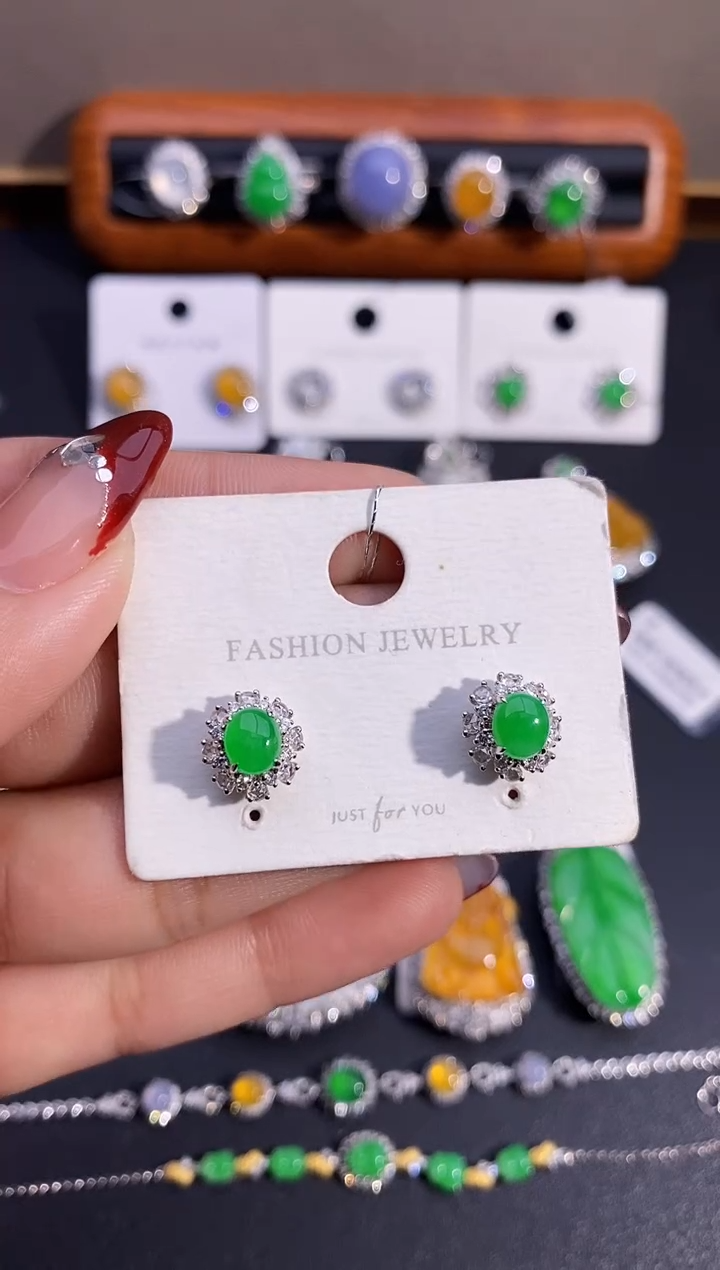 【闪购商品】翡翠耳饰18K金镶嵌耳饰