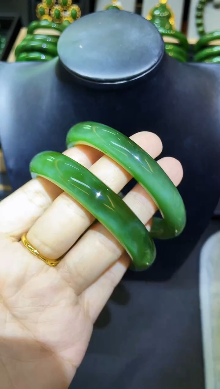 【闪购商品】和田玉手镯未镶嵌52-62圈口多样性发一