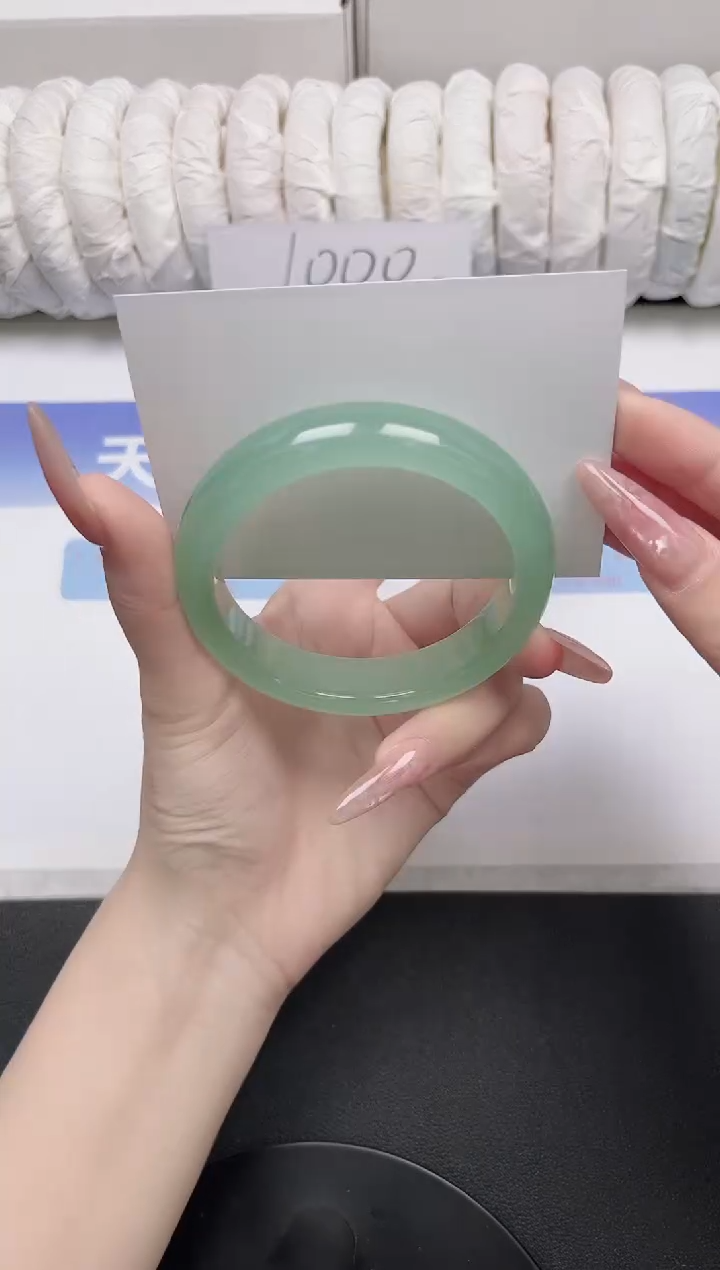 未镶嵌手镯石英质玉37-58.4