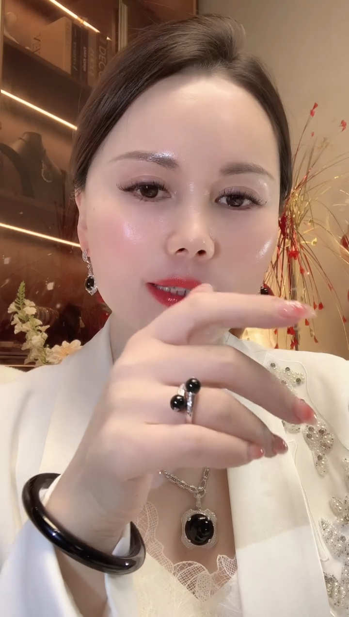 【闪购商品】翡翠戒指18K金镶嵌W77  