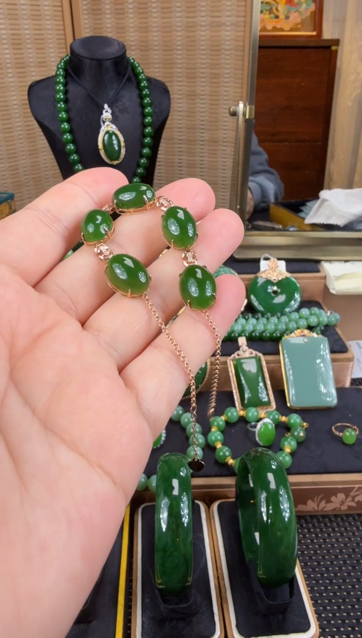 【闪购商品】和田玉（碧玉）手链18K金镶嵌 