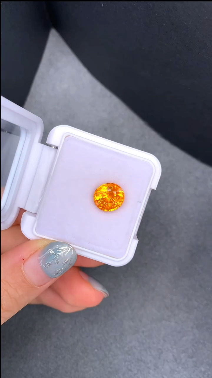 【闪购商品】石榴石（芬达石）裸石未镶嵌5.48克拉