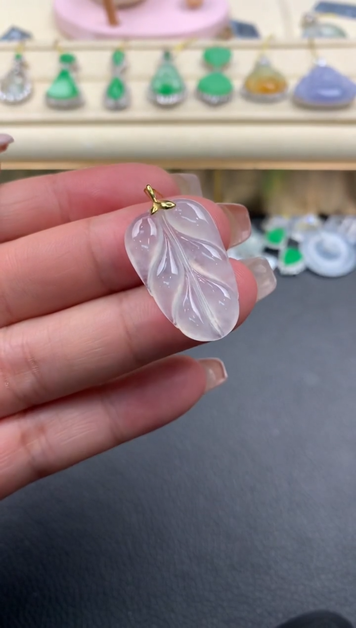 【闪购商品】翡翠颈饰18K金镶嵌D448....