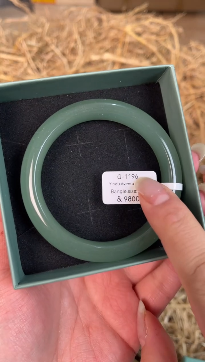 未镶嵌手镯石英质玉G-1196