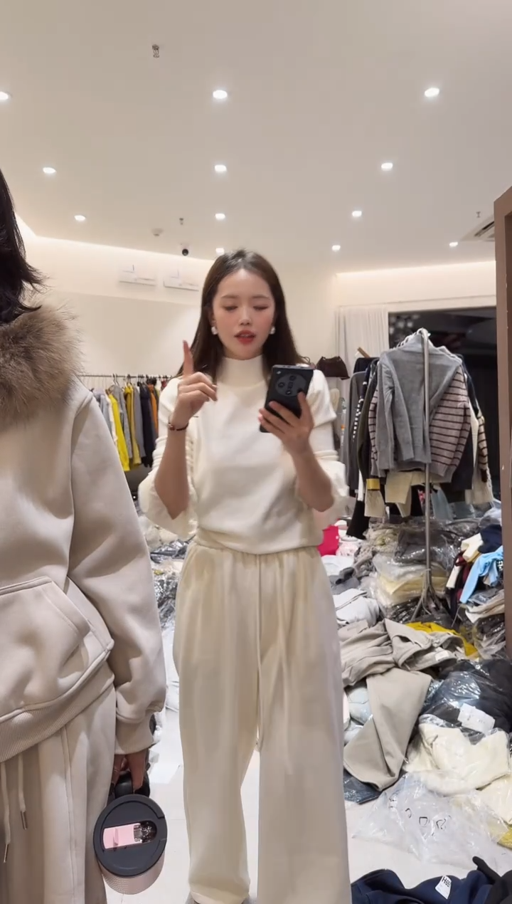 1736羊绒裤白色M码不调不换