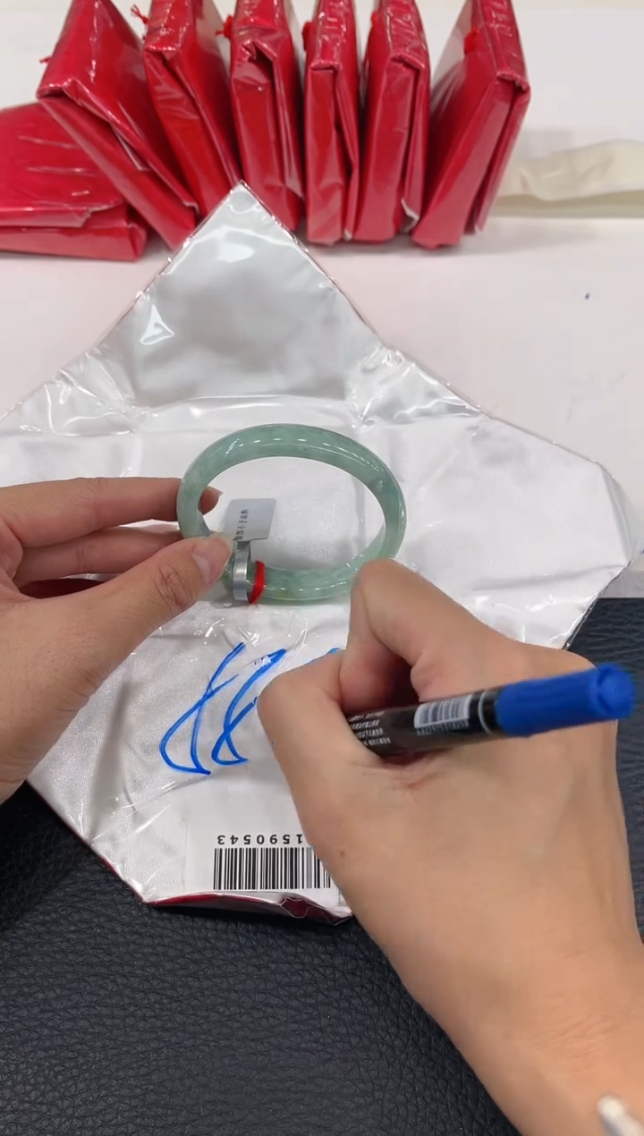 【闪购商品】翡翠手镯（贵妃镯）未镶嵌手镯