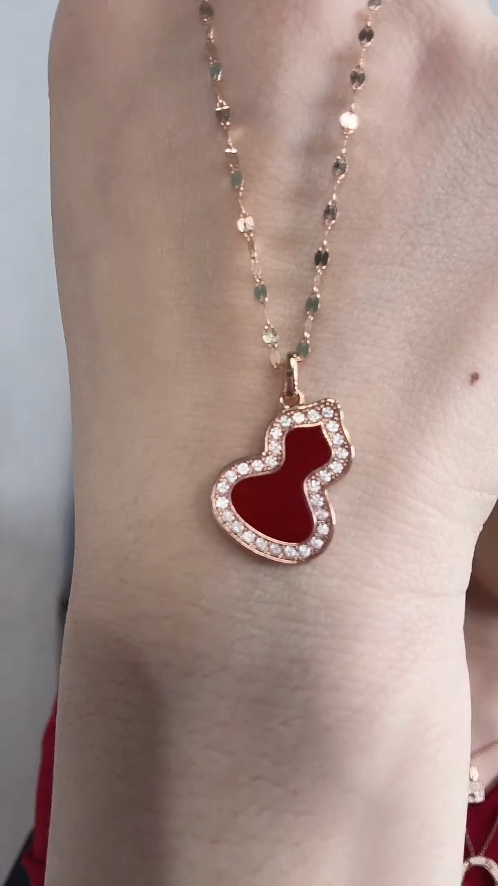 18K金镶嵌项链玛瑙/玉髓葫芦项链