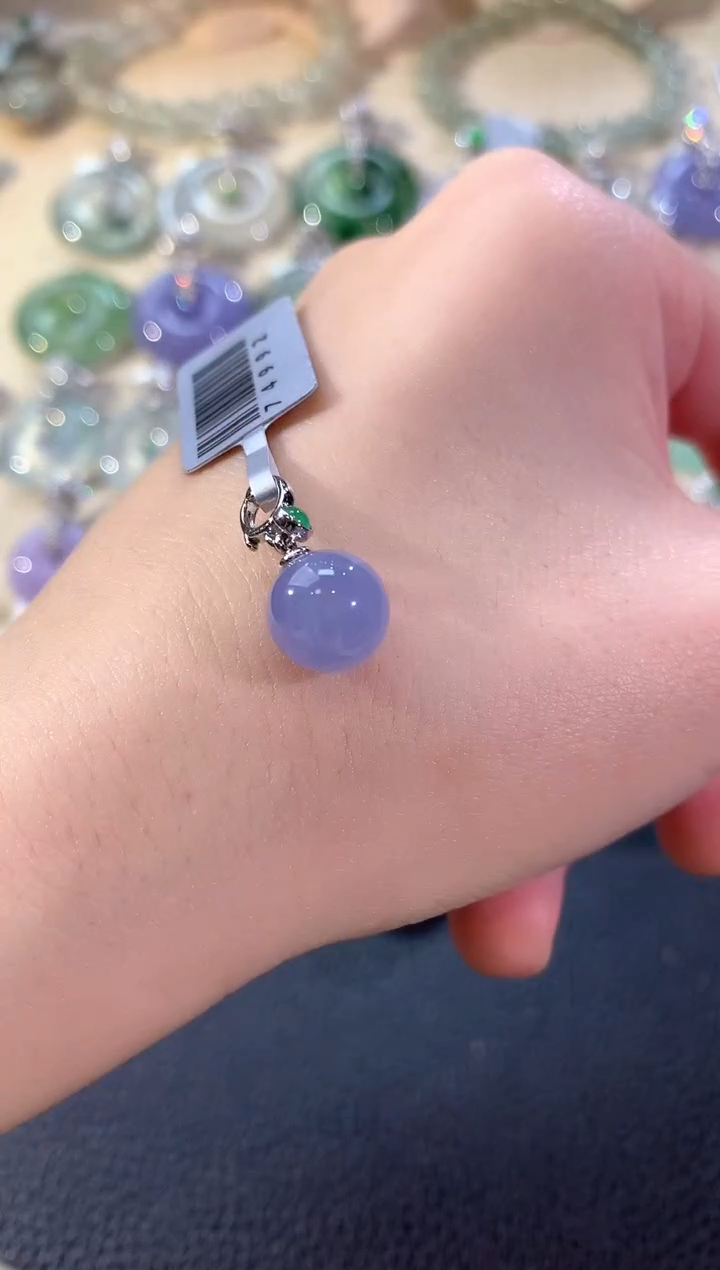 吊坠(不含链)18K金镶嵌翡翠冬日珠宝E52