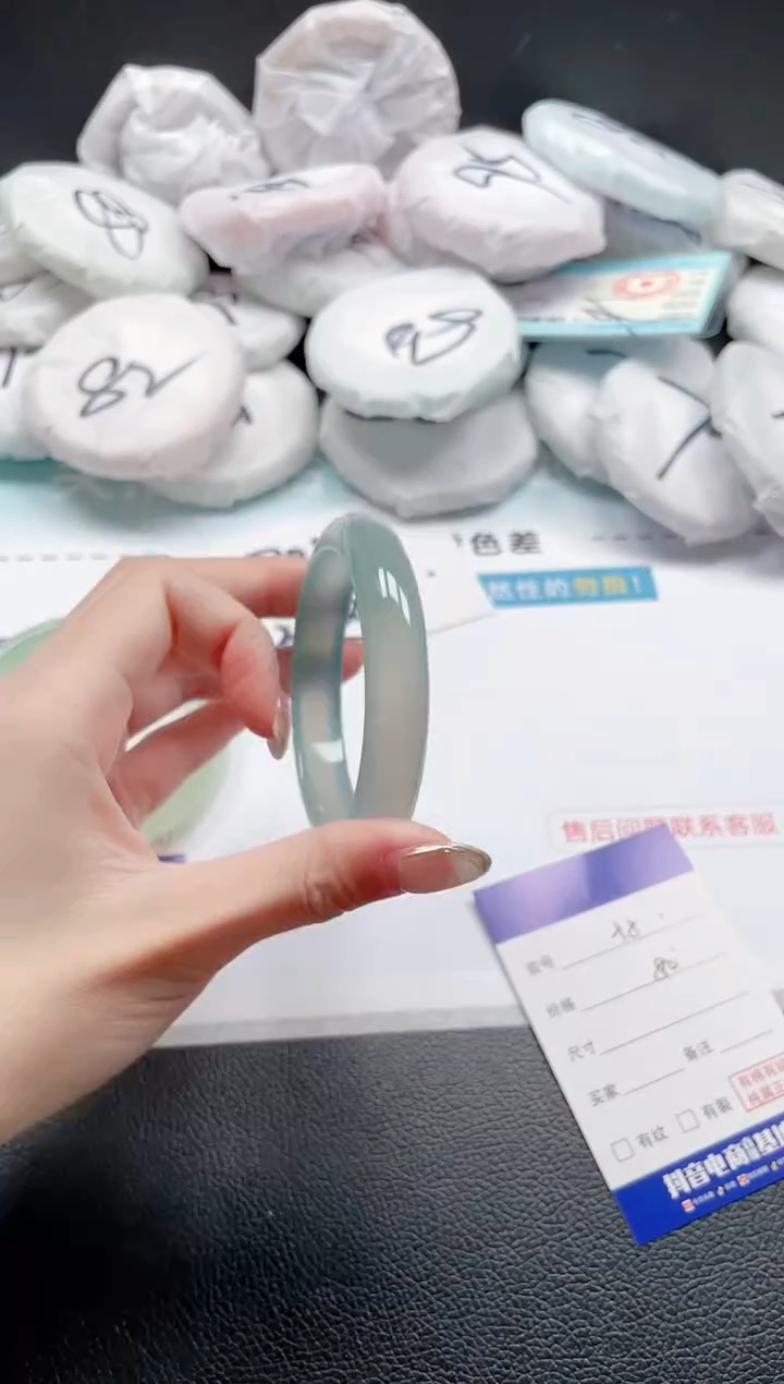 【闪购商品】石英质玉手镯未镶嵌22J52-56