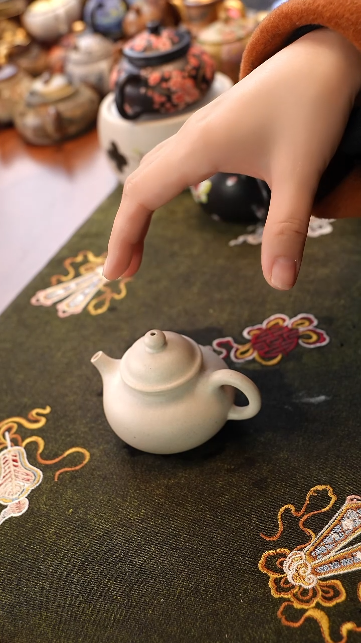 茶壶紫砂白玉段光素容天