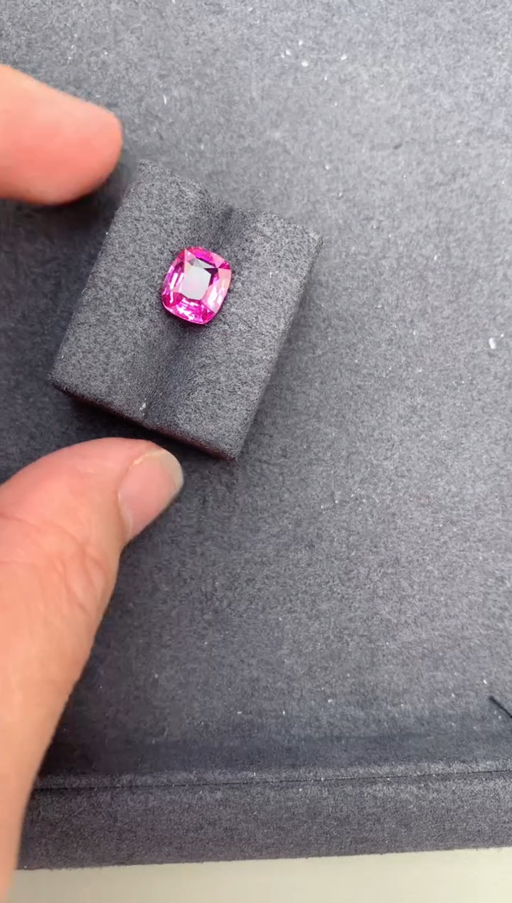 【闪购商品】彩色蓝宝石裸石未镶嵌2.5ct无烧粉蓝宝