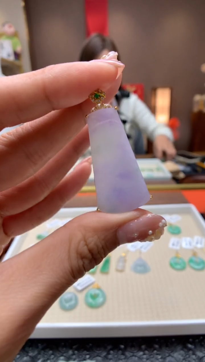 【闪购商品】翡翠颈饰18K金镶嵌无事牌