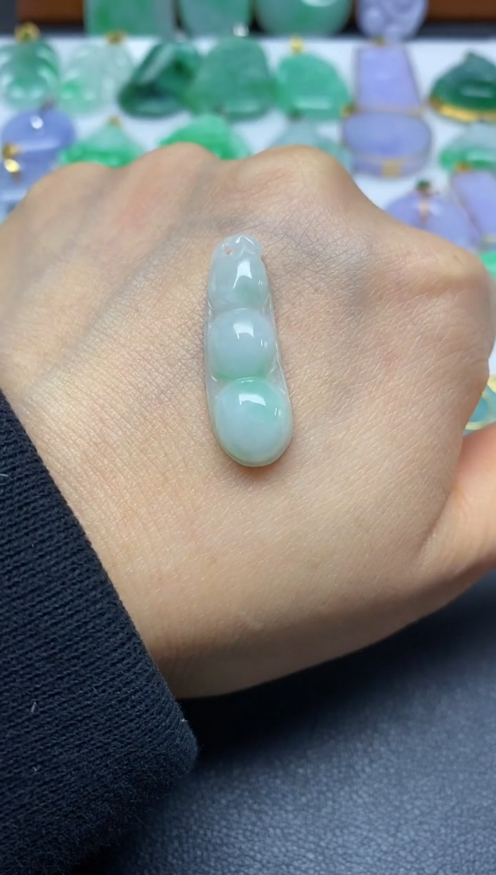 【闪购商品】翡翠吊坠(不含链)18K金镶嵌四季豆