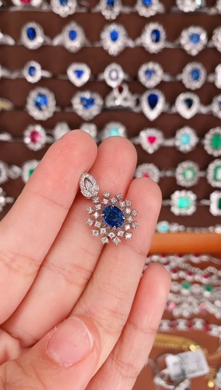 【闪购商品】蓝宝石18K金吊坠18K金镶嵌1克拉