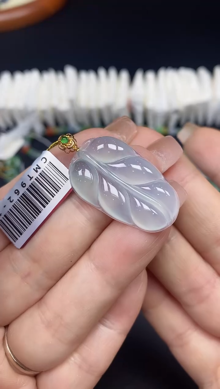 吊坠(不含链)18K金镶嵌翡翠叶子18K金扣镶嵌@@CMT962-1