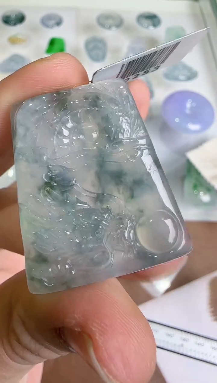 【闪购商品】翡翠颈饰未镶嵌···