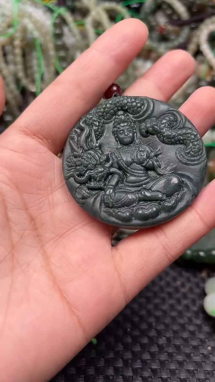 颈饰未镶嵌和田玉1