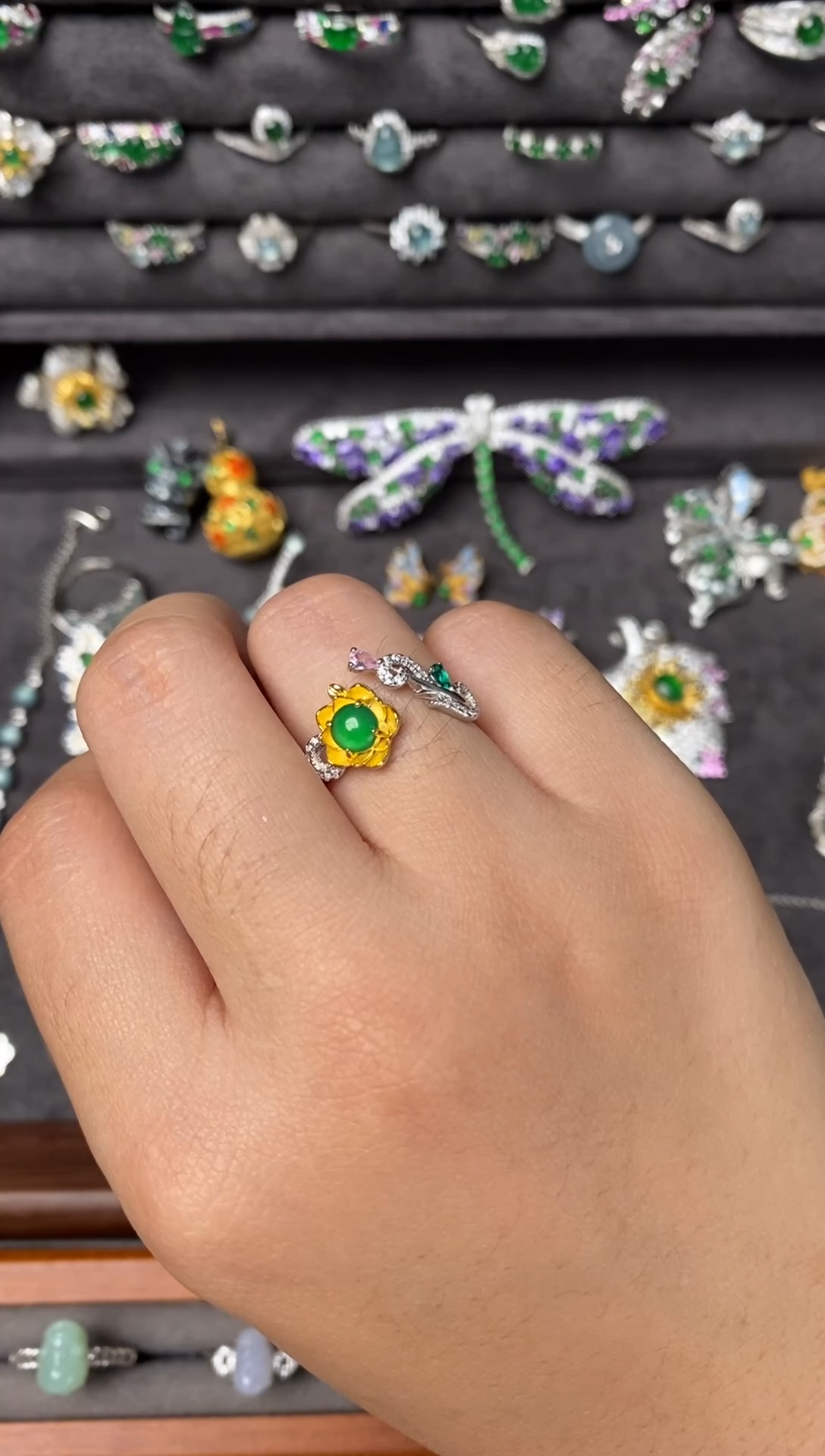 银S925镶嵌戒指翡翠新款满色阳绿卡5戒指