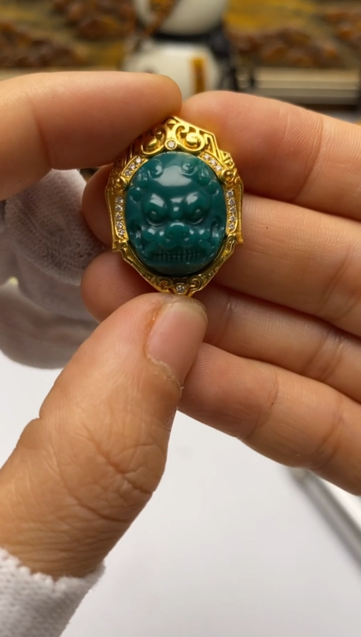 18K金镶嵌绿松石吊坠(不含链)绿松石