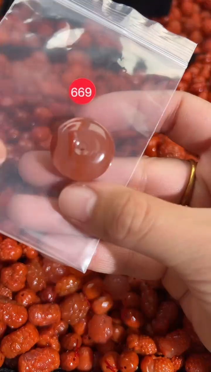 颈饰未镶嵌南红玛瑙1