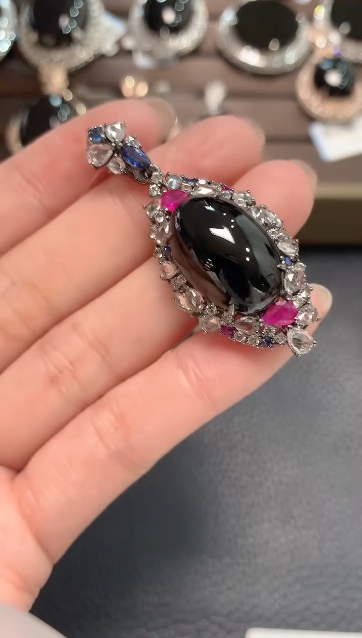 【闪购商品】翡翠吊坠(不含链)18K金镶嵌A80墨翠